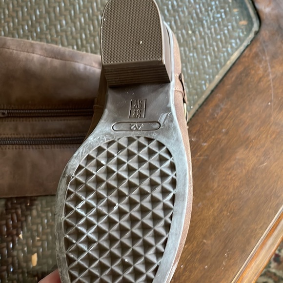 Brand new size 6.5 brown leather tall boots - Picture 3 of 3